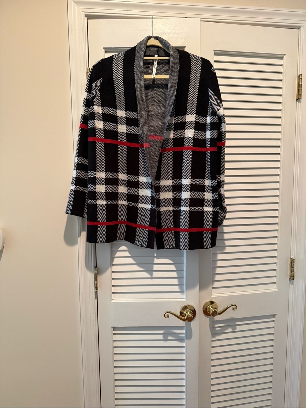 Leo & Nicole cardigan Red, Black, white Plaid Open Cardigan with Red Stripes